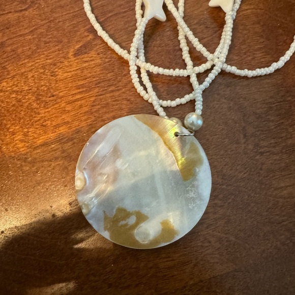 303-PTT New Mother Of Pearl Shell Pendant Necklace & Earrings White Beads Set - Picture 14 of 14